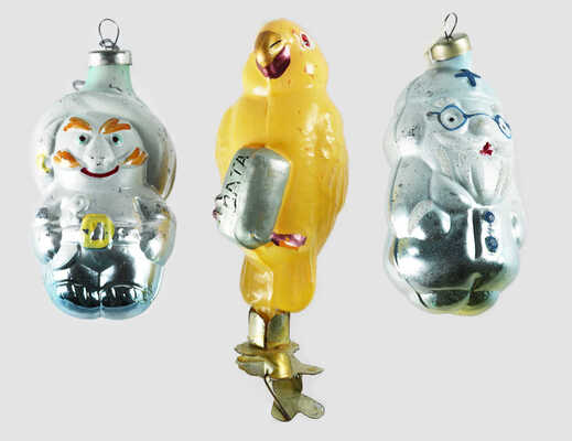 Лот из трёх ёлочных игрушек серии «Сказка Айболит». СССР, 1950-е: